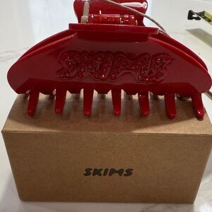 Skims hair clip